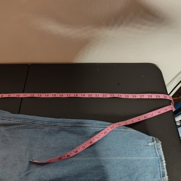 Abercrombie & Fitch The Mom High Rise Curve Love jeans, light wash, 16L/33 - Picture 8 of 9